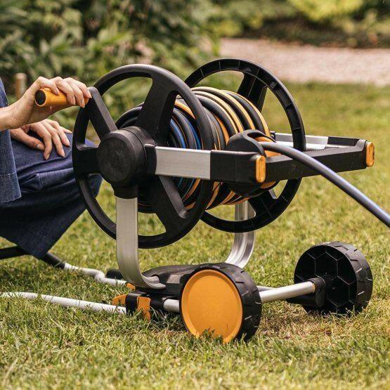 Fiskars Schlauchaufroller Manual XL mit Radern. exkl. Gartenschlauch - Jetzt Fiskars bei kaisers.jetzt