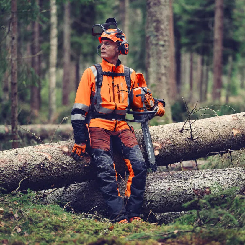 Husqvarna Benzin-Kettensäge 564 XP® G Fuel Inject - 50 cm in Aktion