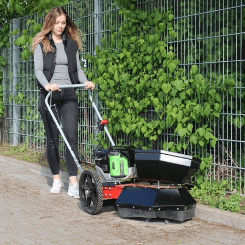 Limpar Akku-Unkrautbürstenmaschine Turbo IV 170 EGO in Aktion