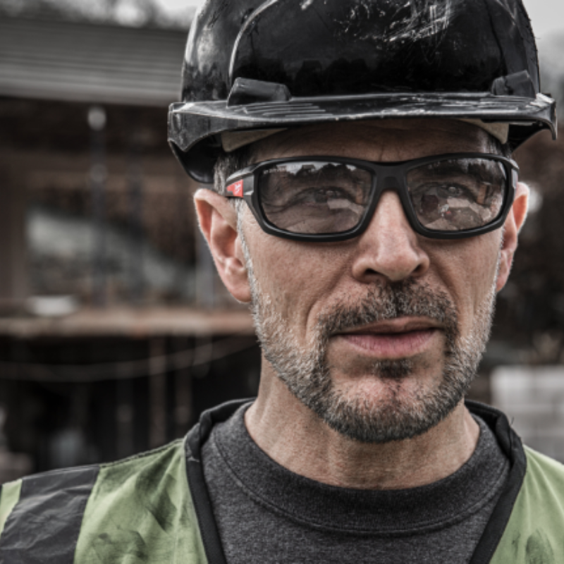 Milwaukee Sicherheitsbrille Performance - grau