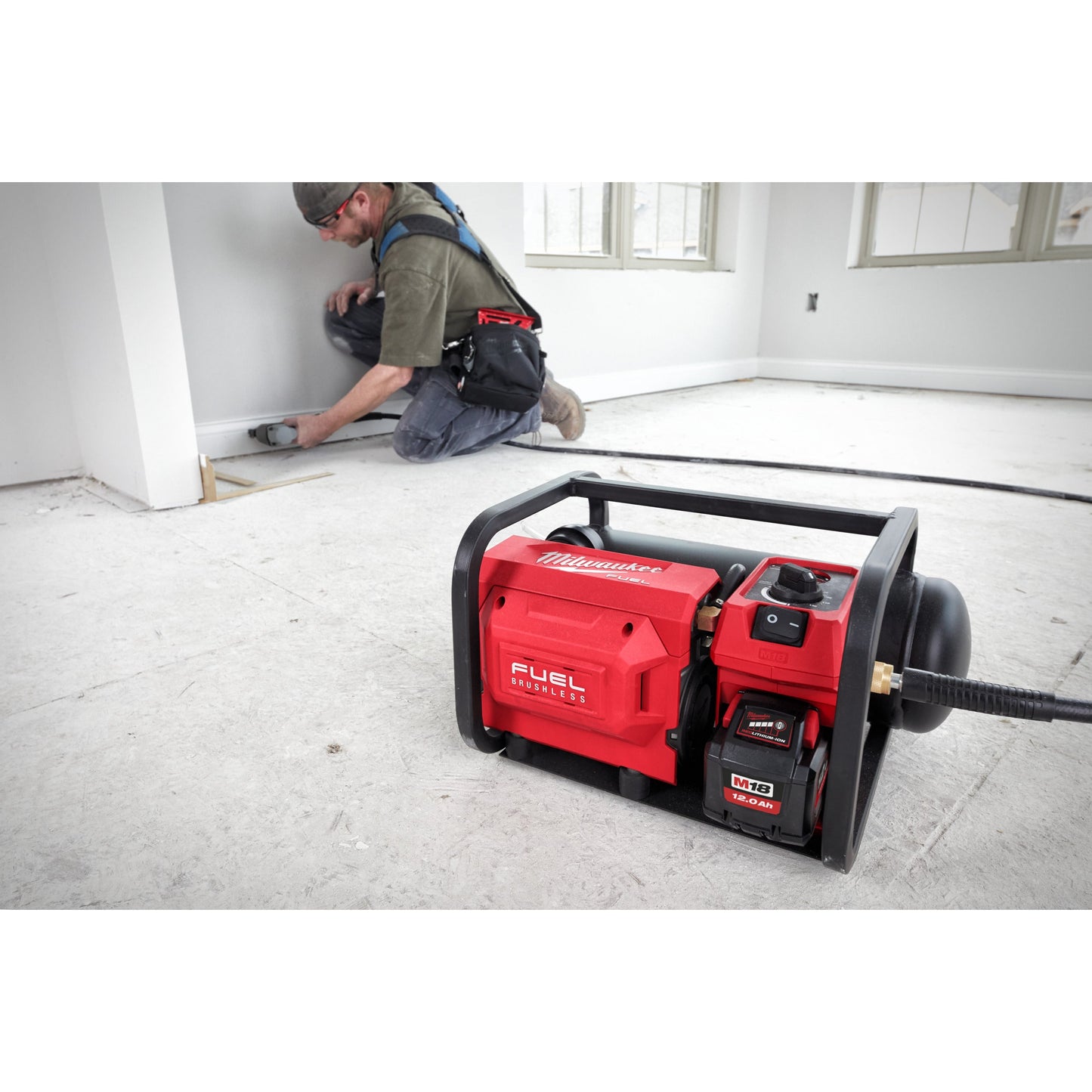 Milwaukee Akku-Kompressor M18™ FUEL™ in Aktion 2