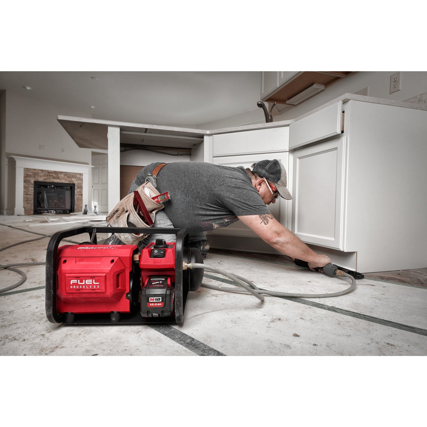 Milwaukee Akku-Kompressor M18™ FUEL™ in Aktion 4