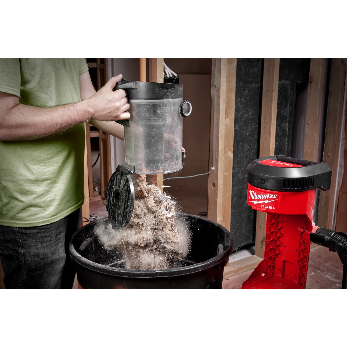 Milwaukee Akku-Rucksacksauger M18™ FUEL™ in Aktion 4