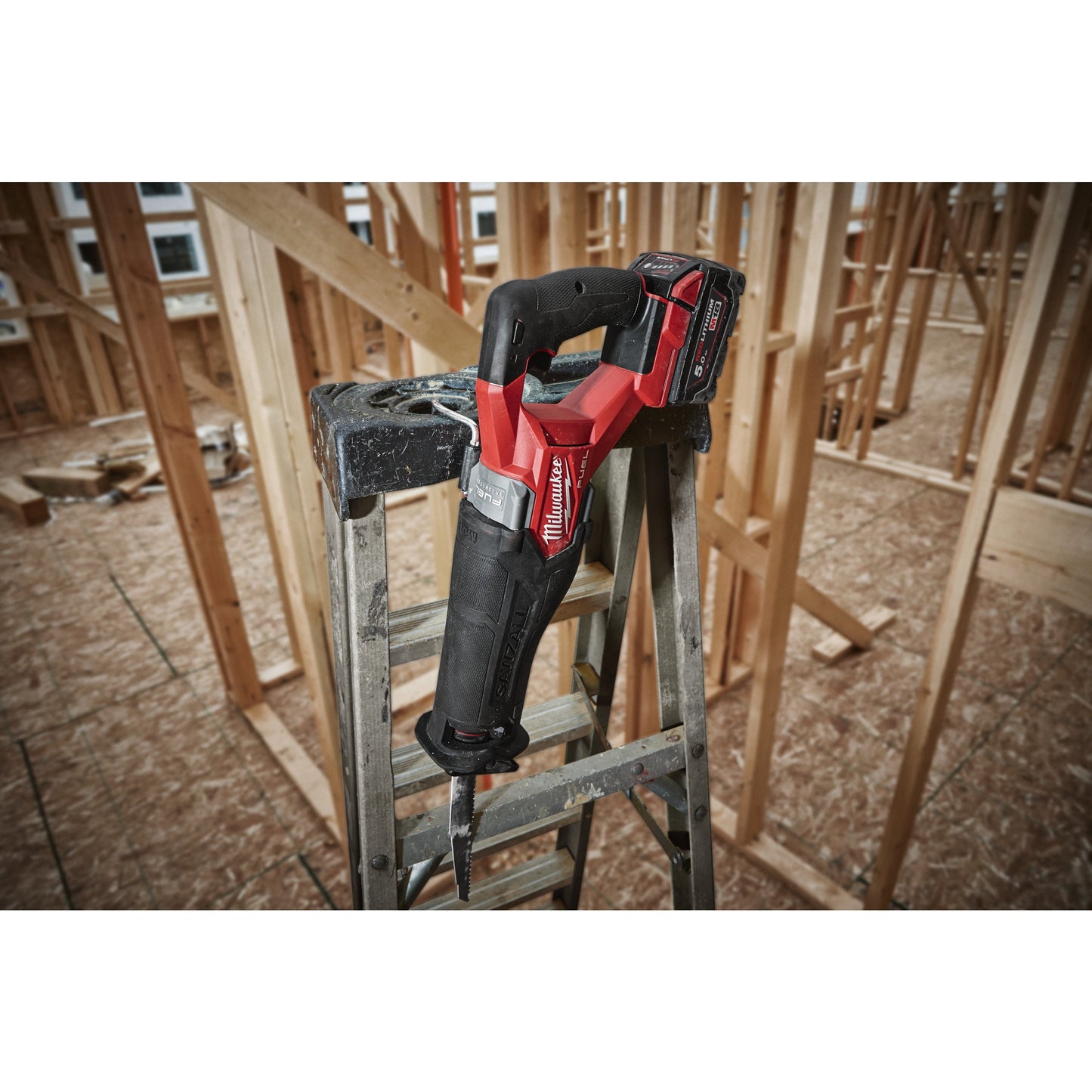 Milwaukee Akku-Säbelsäge M18 FUEL™ SAWZALL™ in Aktion