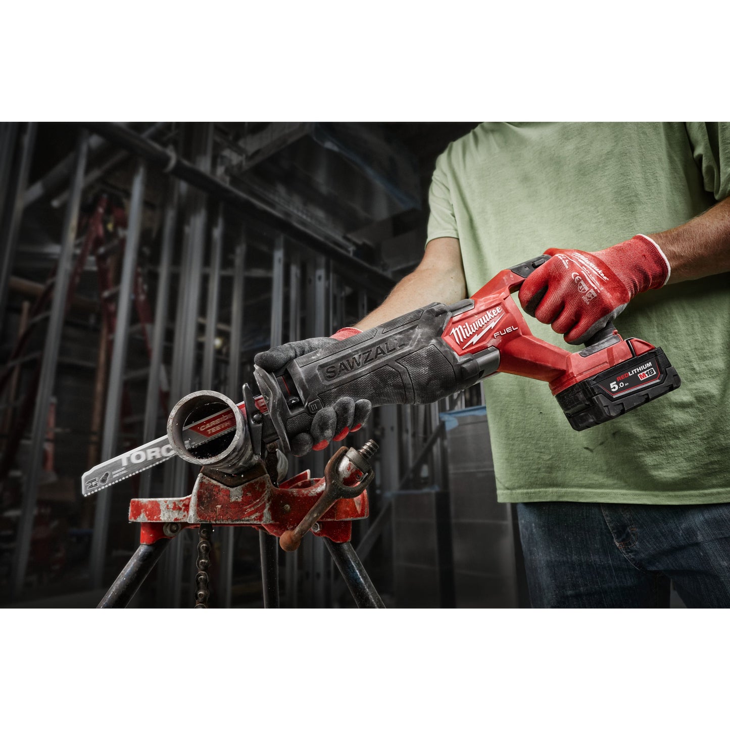 Milwaukee Akku-Säbelsäge M18 FUEL™ SAWZALL™ in Aktion 4