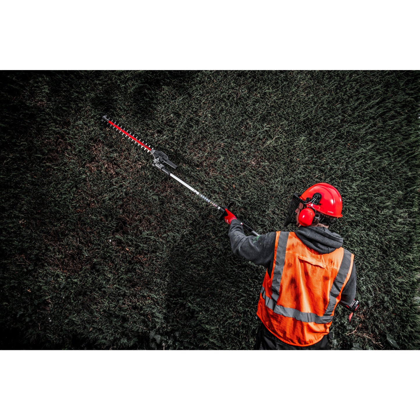 Milwaukee Heckenscheren-Aufsatz QUIK-LOK™ in Aktion 4