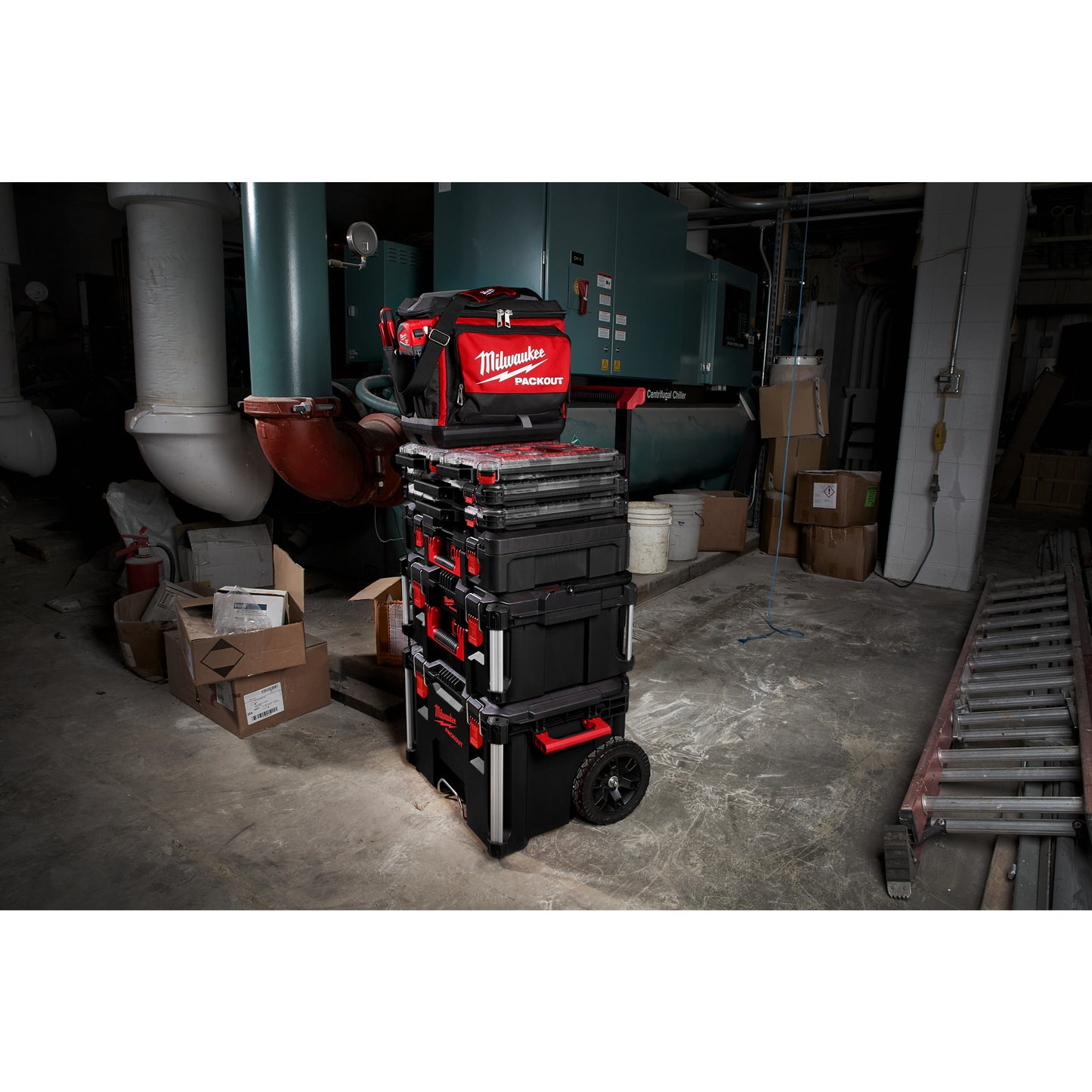 Milwaukee Kühltasche PACKOUT in Aktion