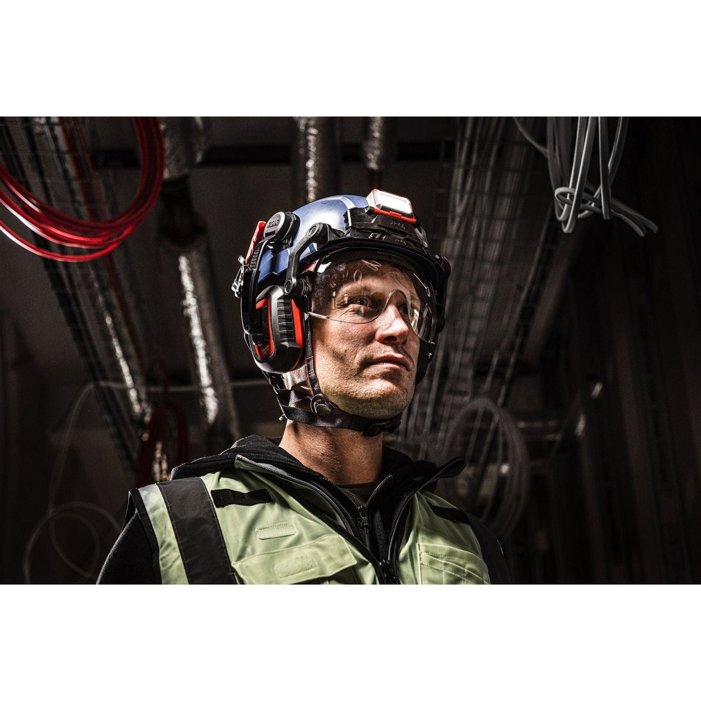 Milwaukee Ohrenschützer BOLT™ LP in Aktion 2