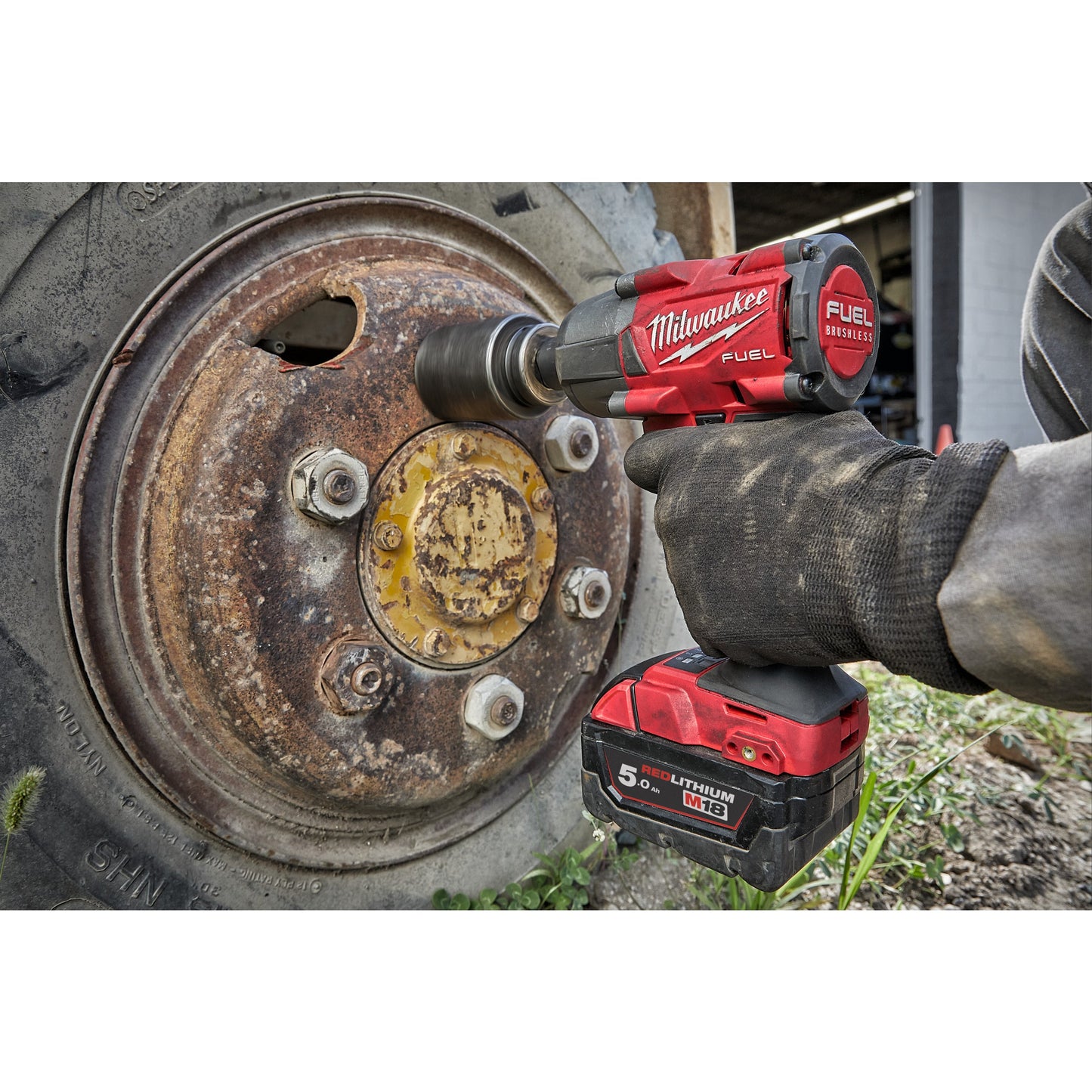 Milwaukee Schlagschrauber mit Sprengring M18™ FUEL™ 1/2″ in Aktion 4