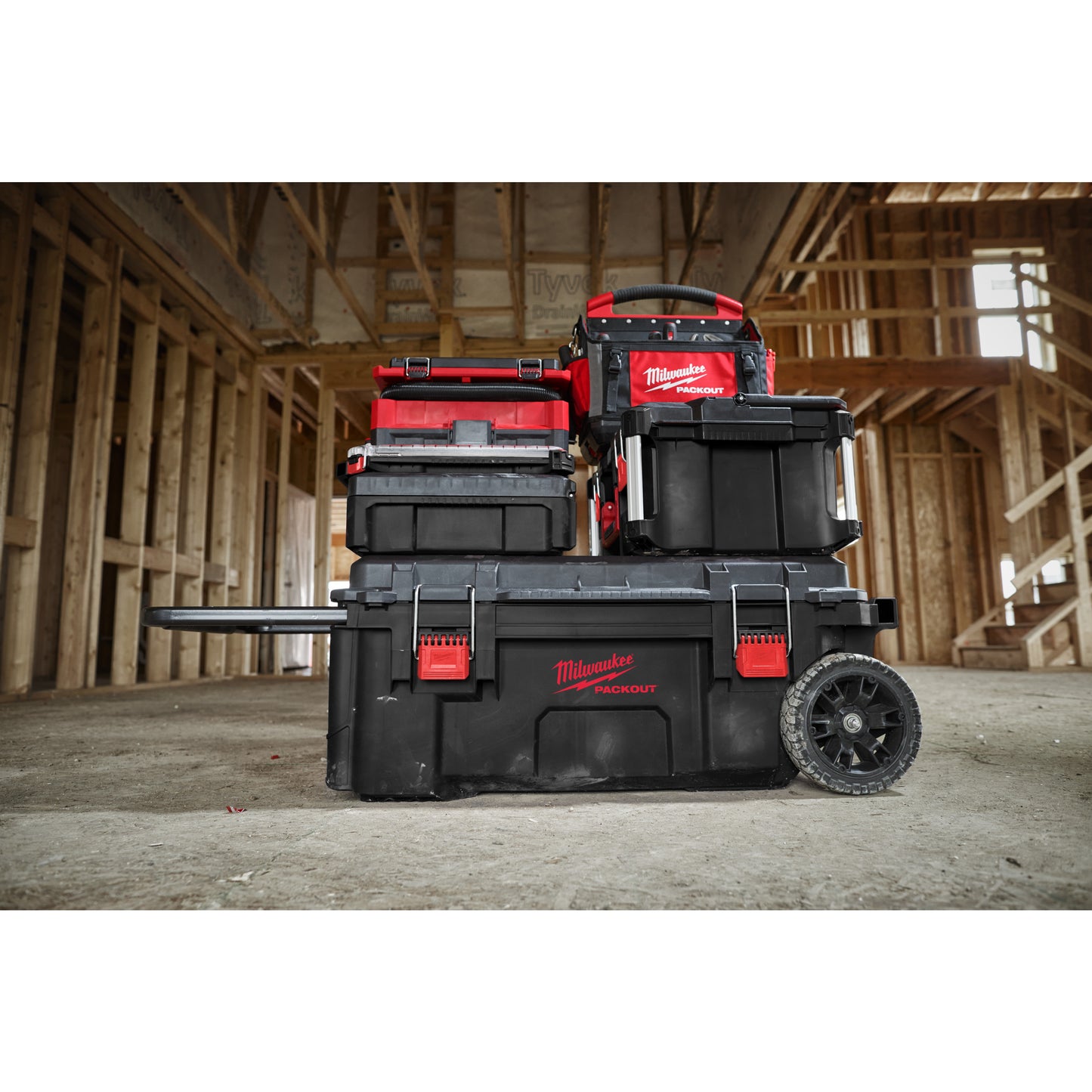 Milwaukee Trolley-Koffer PACKOUT XL in Aktion
