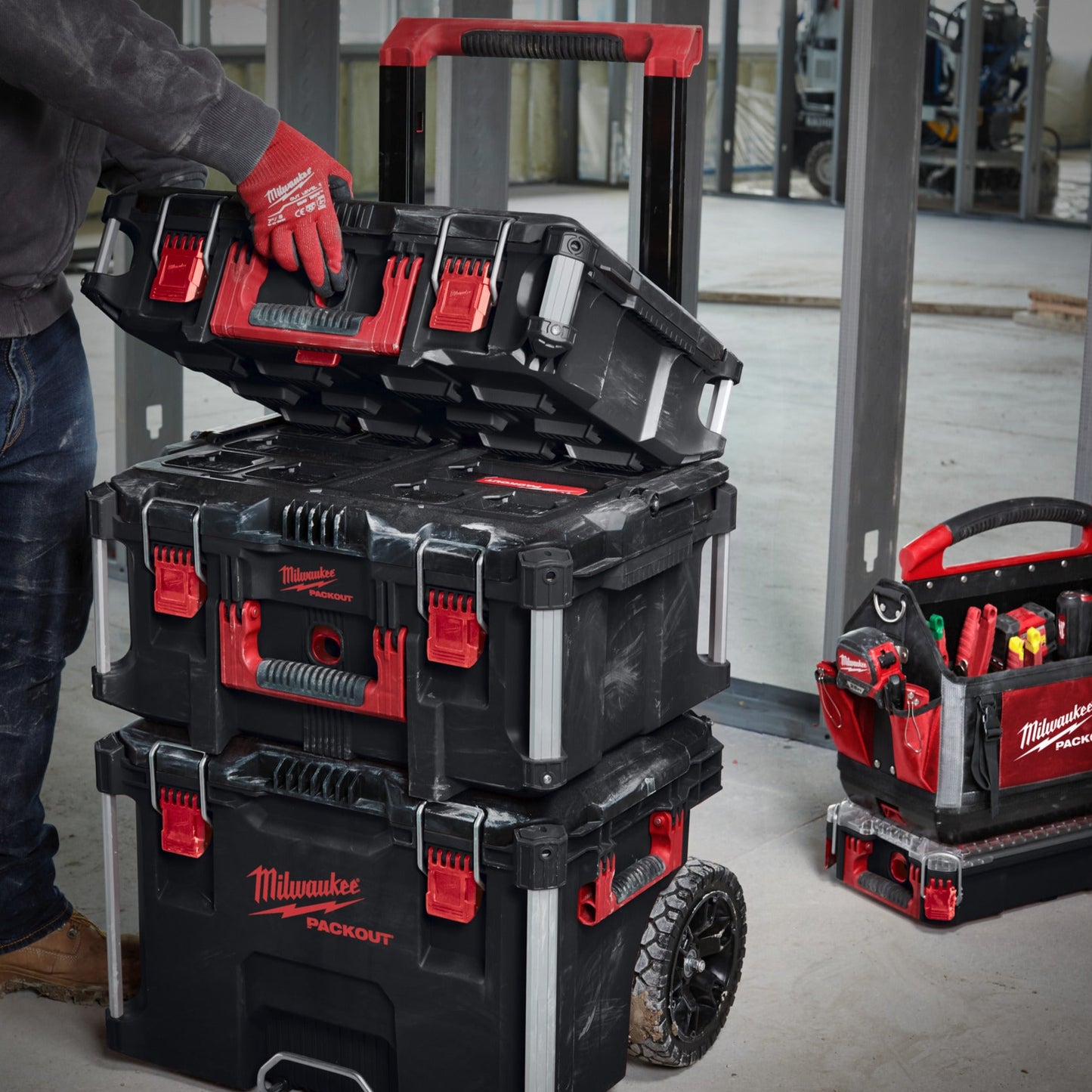 Milwaukee Trolley-Koffer PACKOUT in Aktion 3