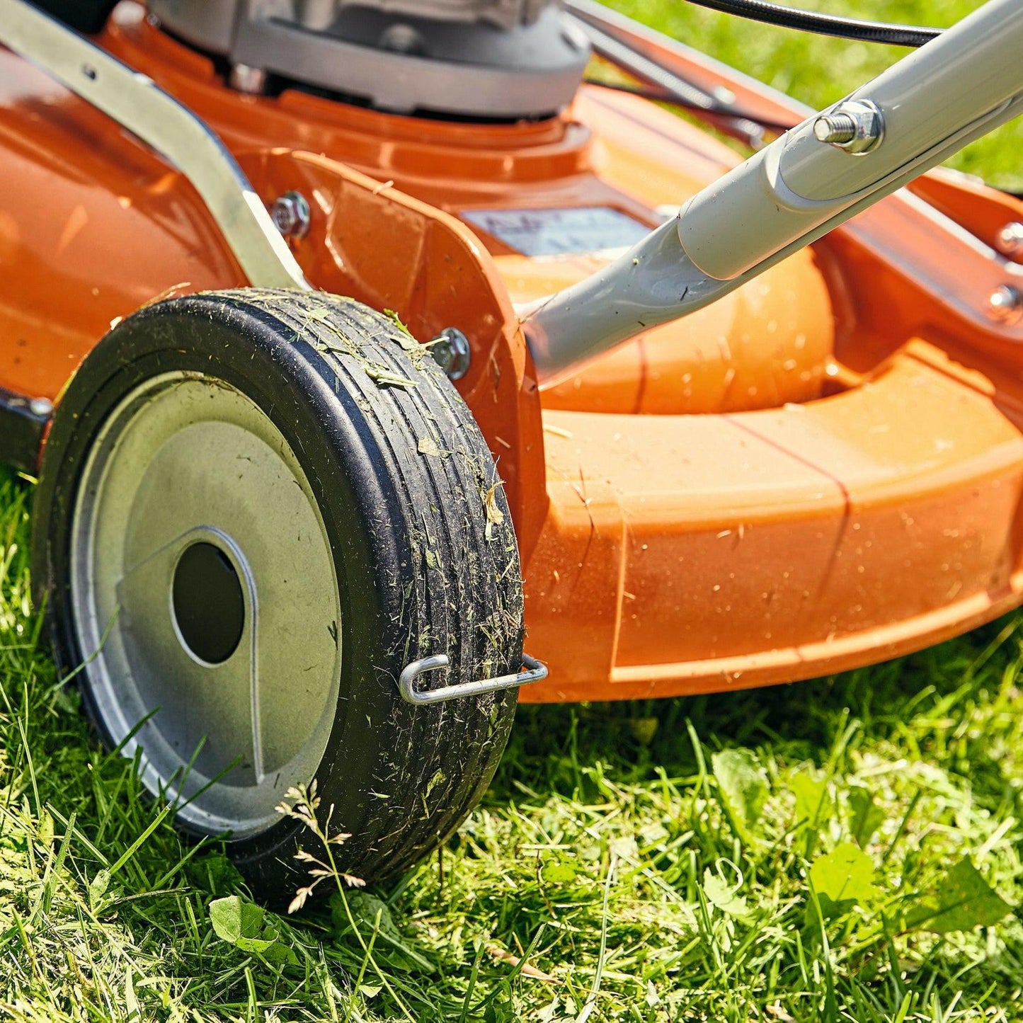 STIHL Benzin-Mulchmäher RM 4 RTP in Aktion - Jetzt Stihl bei kaisers.jetzt
