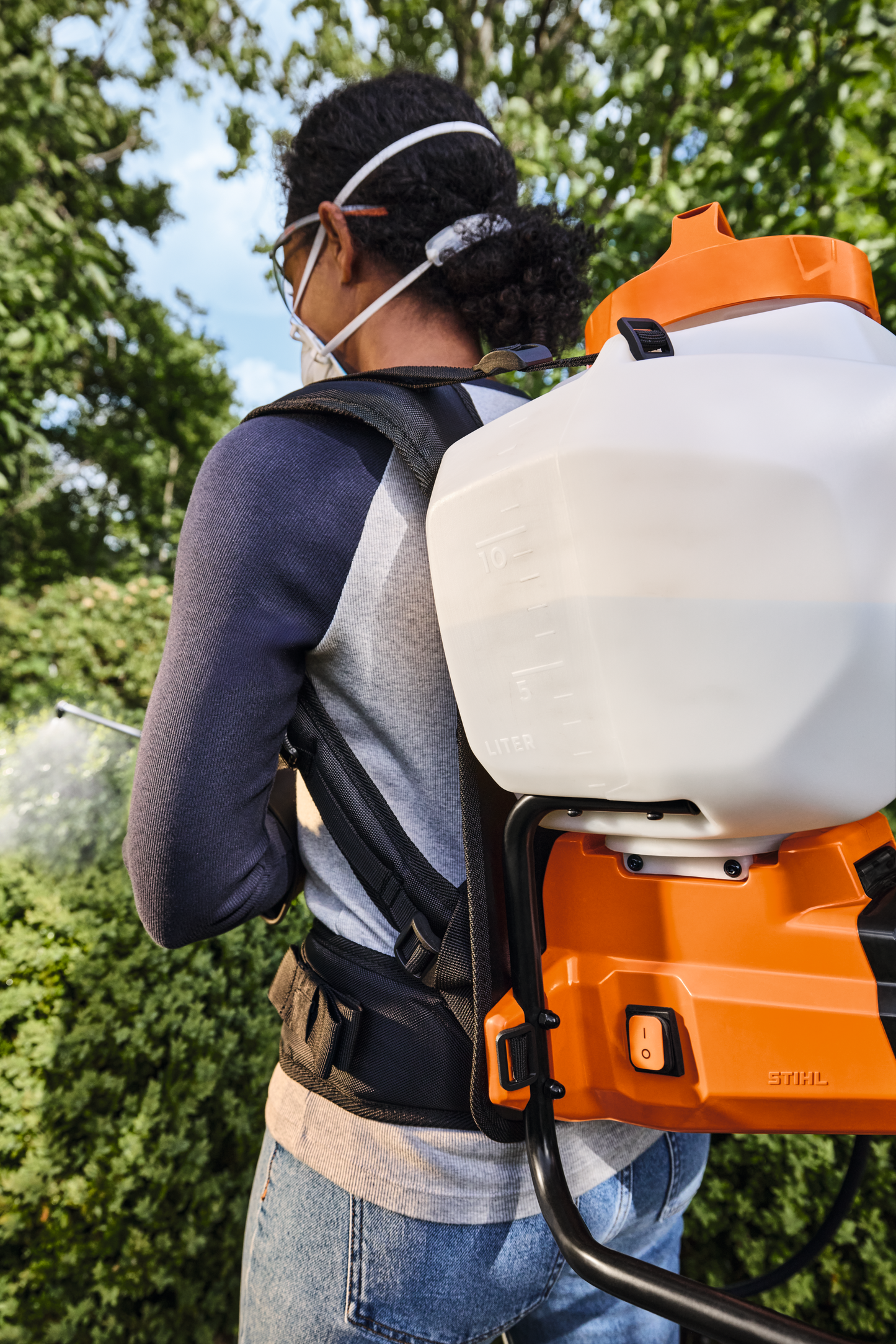 STIHL Rückentragbares Akku-Spritzgerät SGA 60.0 Einzelgerät in Aktion