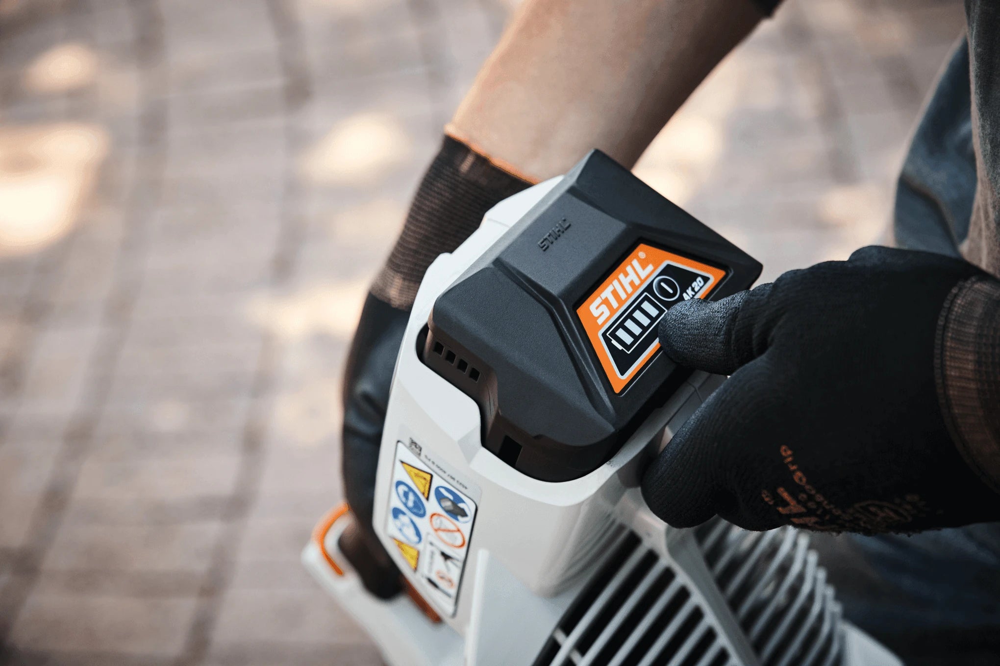 Stihl Akku-Laubblaser BGA 57 inkl. Akku (AK 20) & Ladegerat - Jetzt Stihl bei kaisers.jetzt
