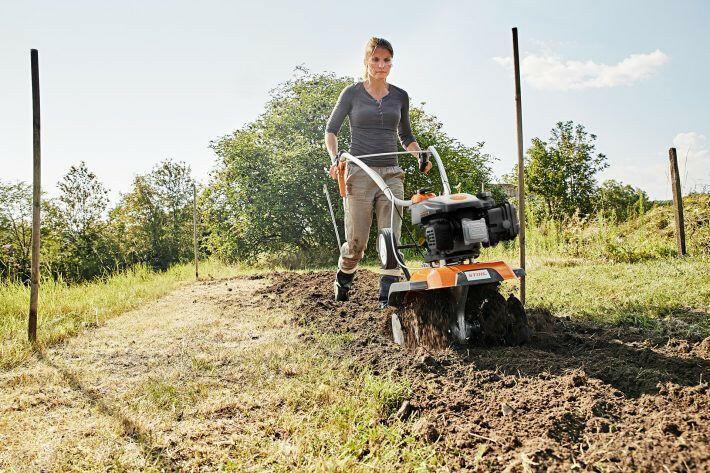 Stihl Benzin Gartenfrase MH 445 R - Jetzt Stihl bei kaisers.jetzt