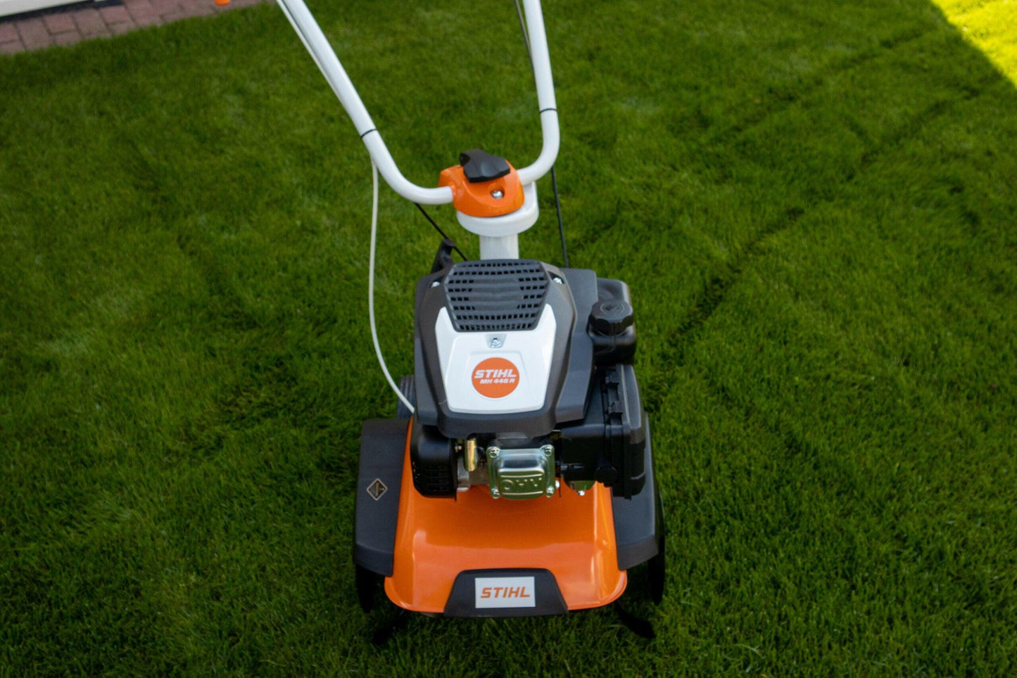 Stihl Benzin Gartenfrase MH 445 R - Jetzt Stihl bei kaisers.jetzt