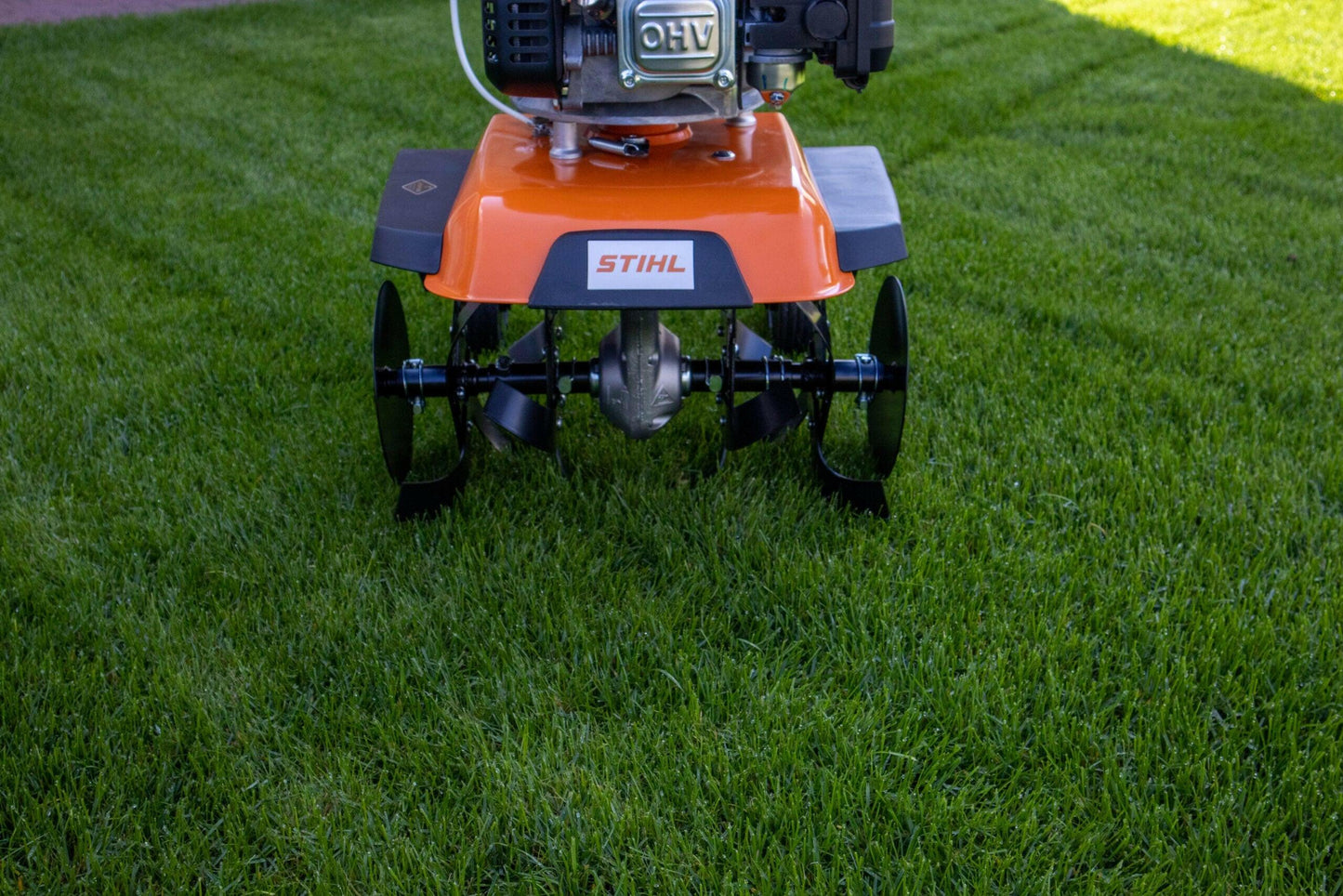 Stihl Benzin Gartenfrase MH 445 R - Jetzt Stihl bei kaisers.jetzt