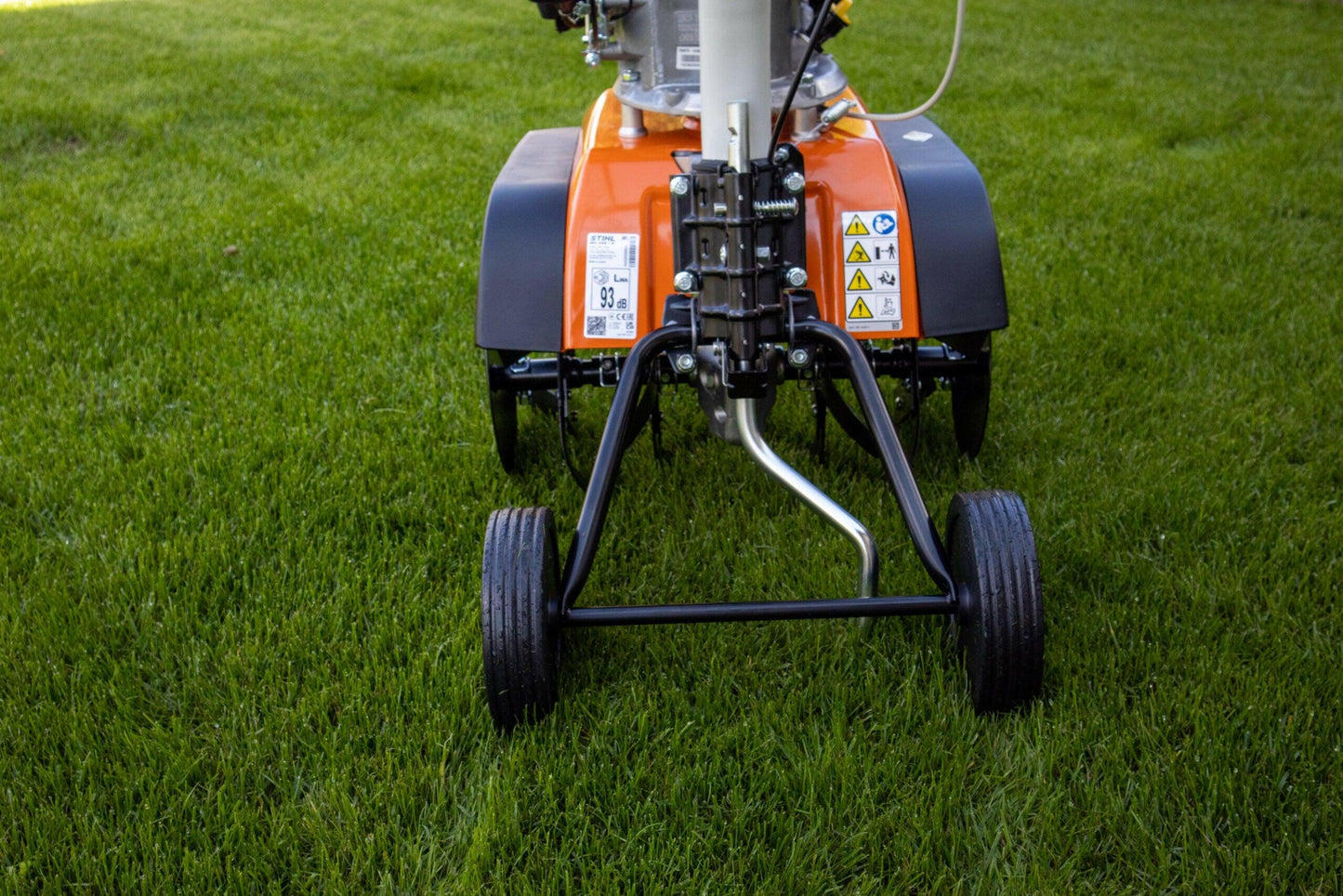 Stihl Benzin Gartenfrase MH 445 R - Jetzt Stihl bei kaisers.jetzt