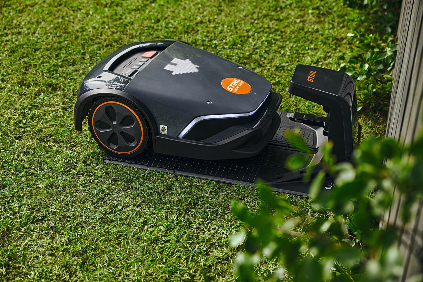 Stihl Mahroboter iMOW 6.0 EVO - Jetzt Stihl bei kaisers.jetzt