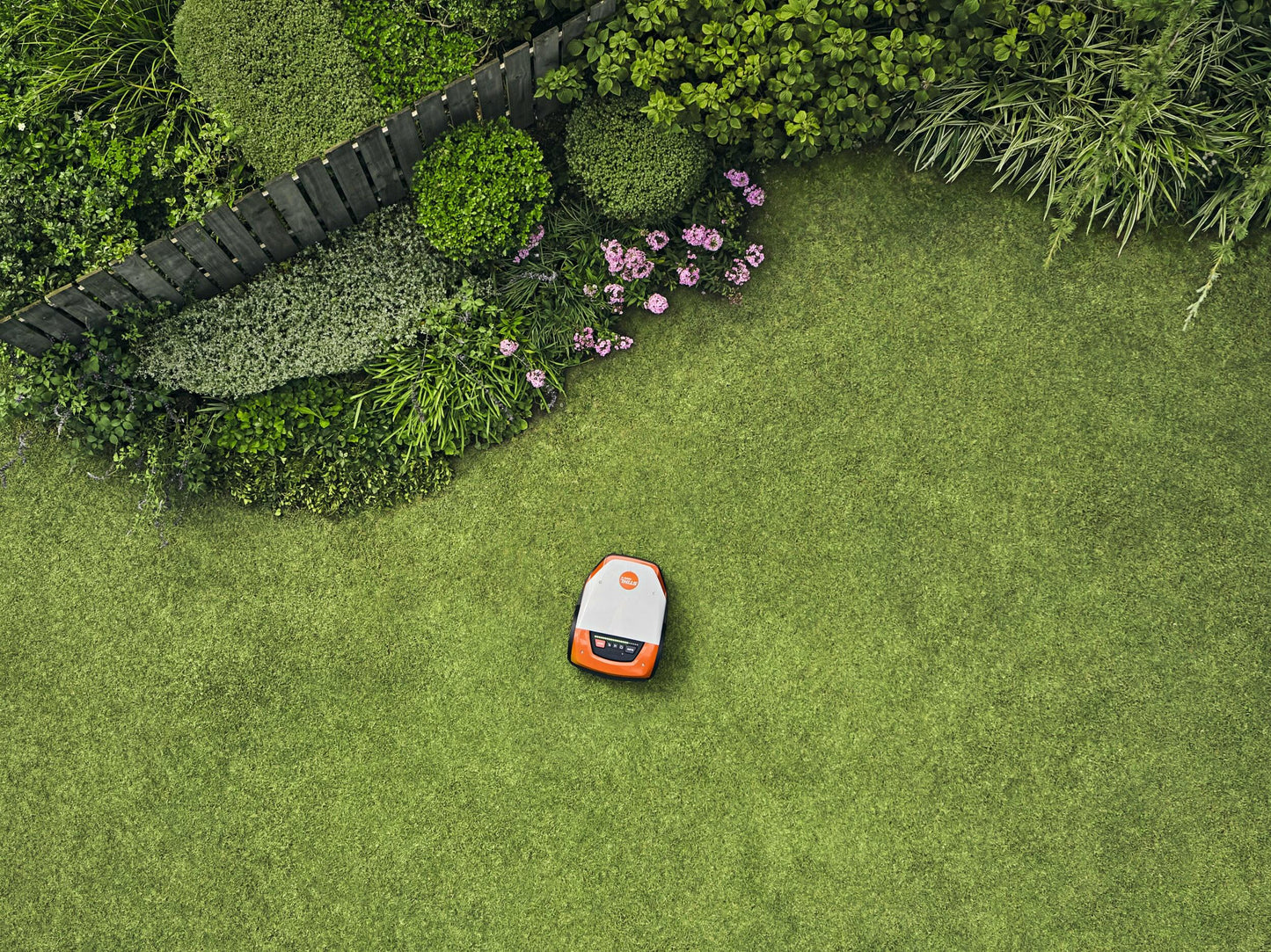 Stihl Mahroboter iMOW 7.0 - Jetzt Stihl bei kaisers.jetzt