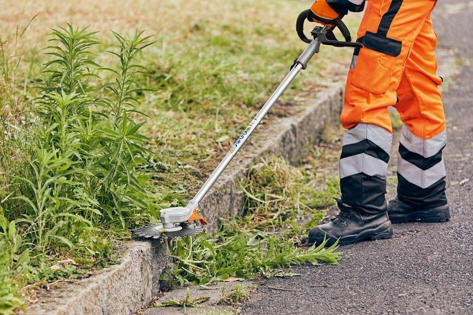 Stihl RG-KM Unkrautschneider Combi-Tool - Jetzt Stihl bei kaisers.jetzt