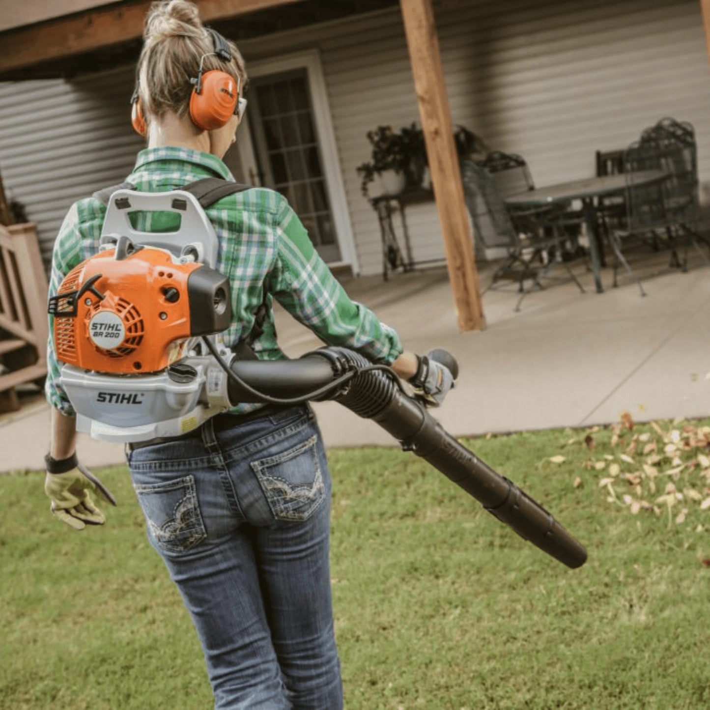 Stihl Rückentragbarer Benzin-Laubbläser BR 200 - Jetzt Stihlbei kaisers.jetzt