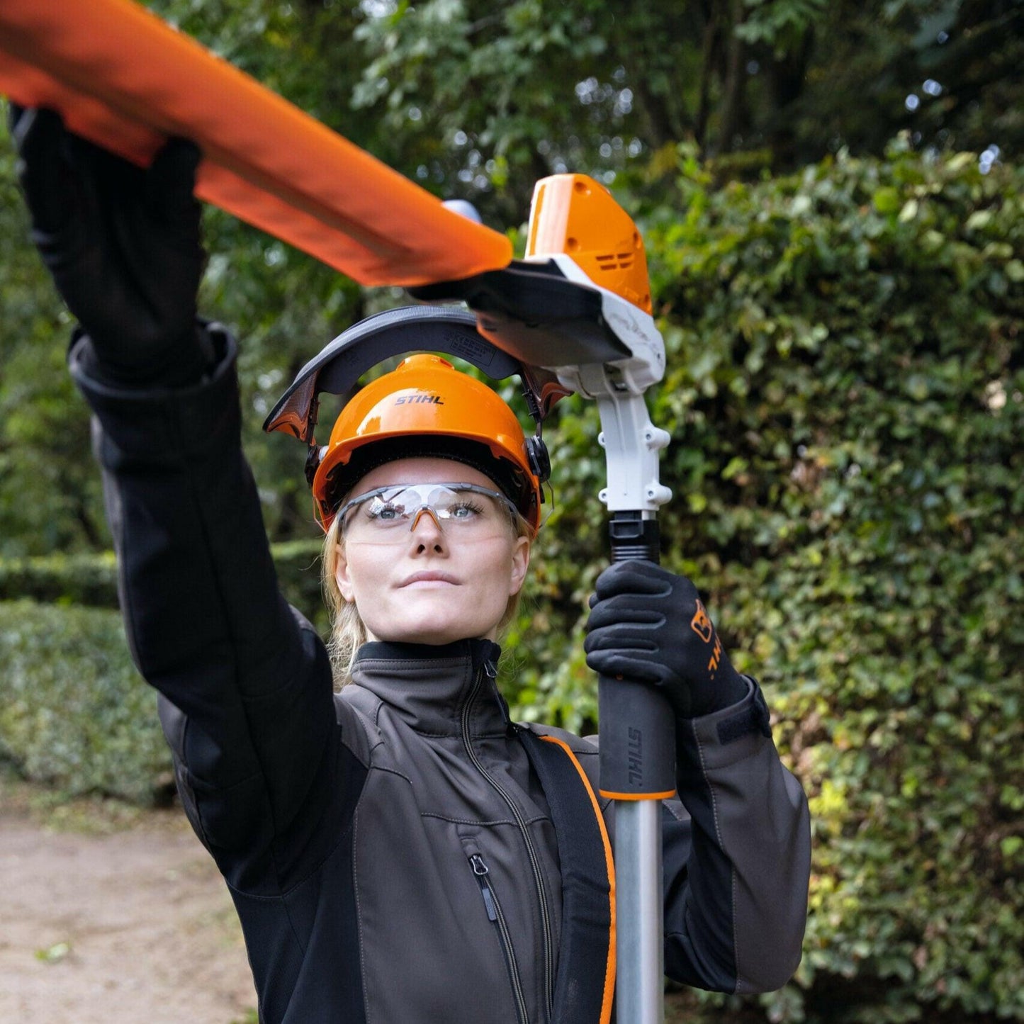 Stihl Akku-Heckenschneider HLA 86 in Aktion