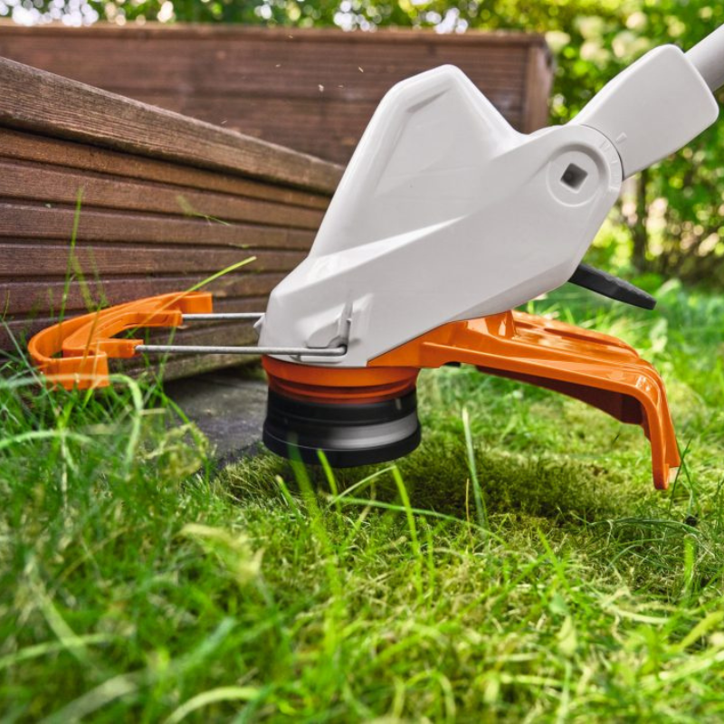 Stihl Akku-Rasentrimmer FSA 50 mit Akku und Ladegerät