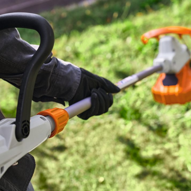 Stihl Akku-Rasentrimmer FSA 50 mit Akku und Ladegerät