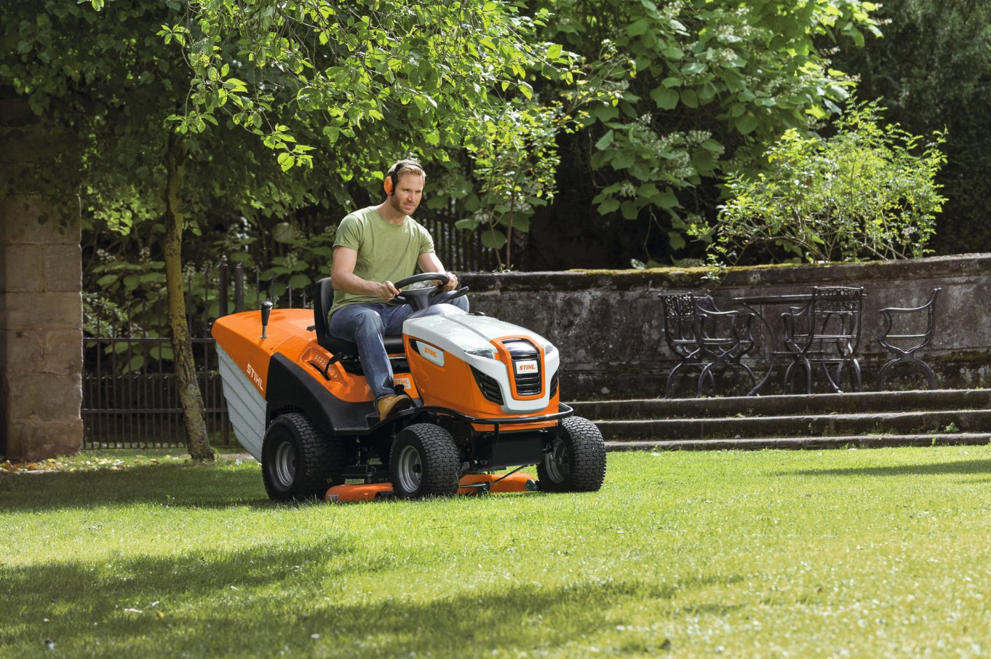 Stihl Benzin-Aufsitzmäher RT 6127 ZL