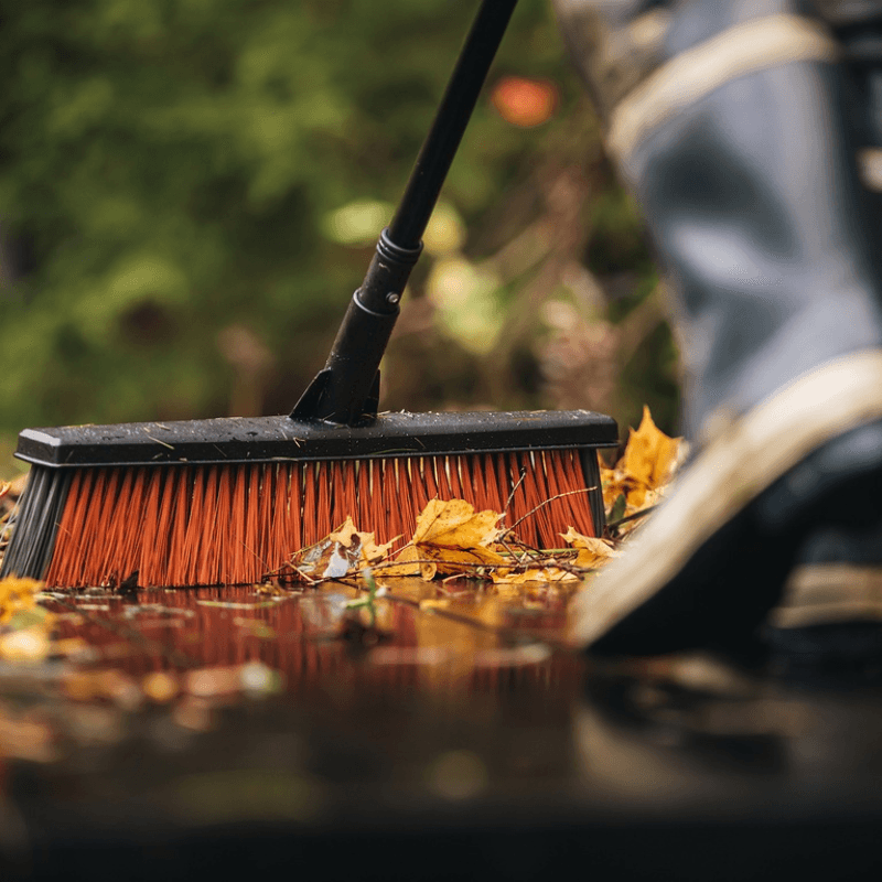 Fiskars Besen SOLID L - mit 170 cm Aluminiumstiel - Jetzt Fiskars bei kaisers.jetzt