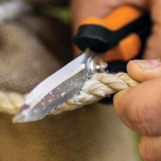 Fiskars Solid Multi-Task SP-320 Universalschneider - Jetzt Fiskars bei kaisers.jetzt