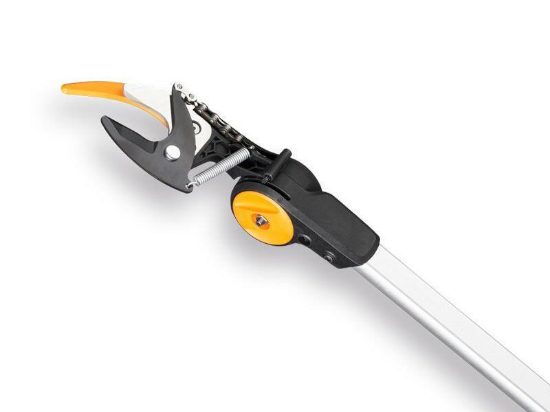 Fiskars UPX86 Teleskop Schnittgiraffe - Jetzt Fiskars bei kaisers.jetzt