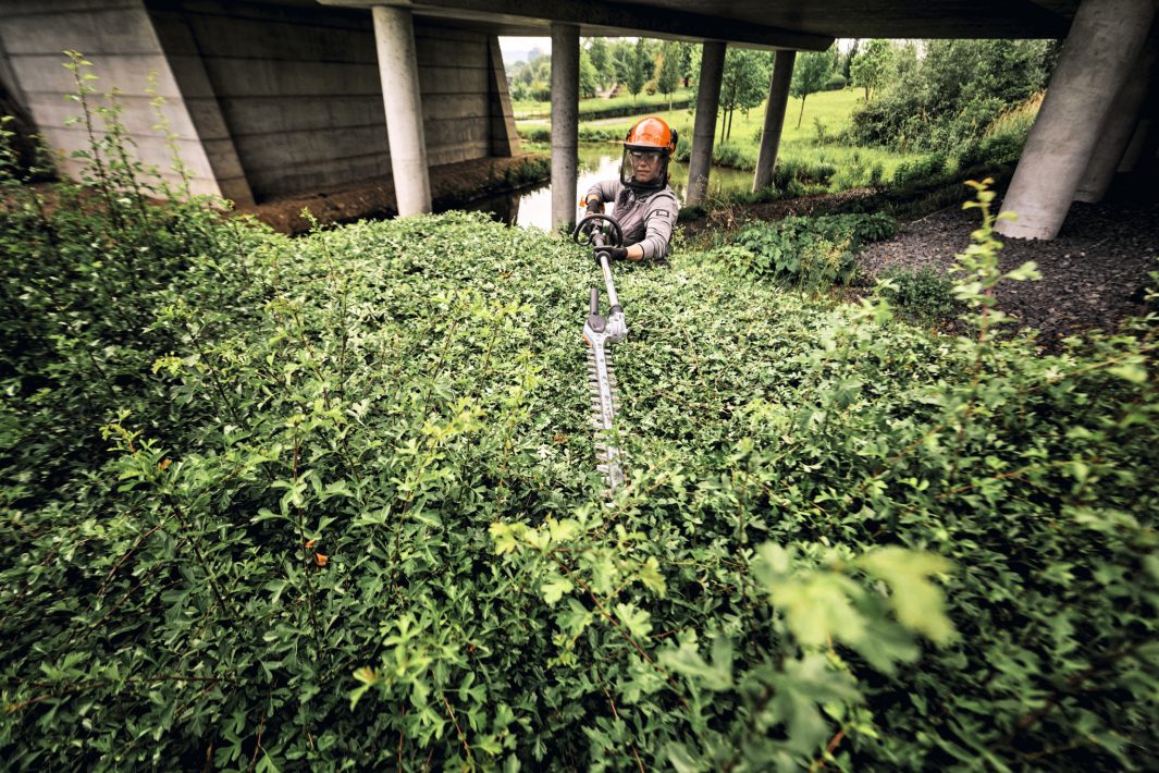 STIHL HLA 140 B Akku-Heckenschneider mit Schaft Solo (ohne Akku & Ladegerät)