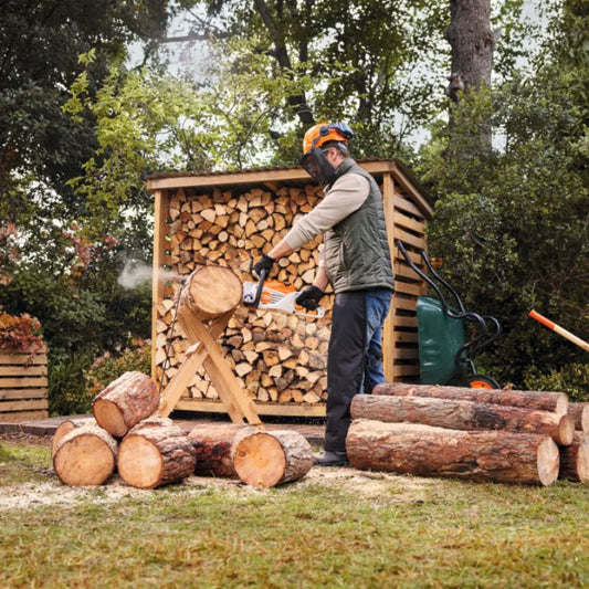 Die Kraft der Stihl MSA 80 C-B: für alle, die schnell und effizient sägen wollen