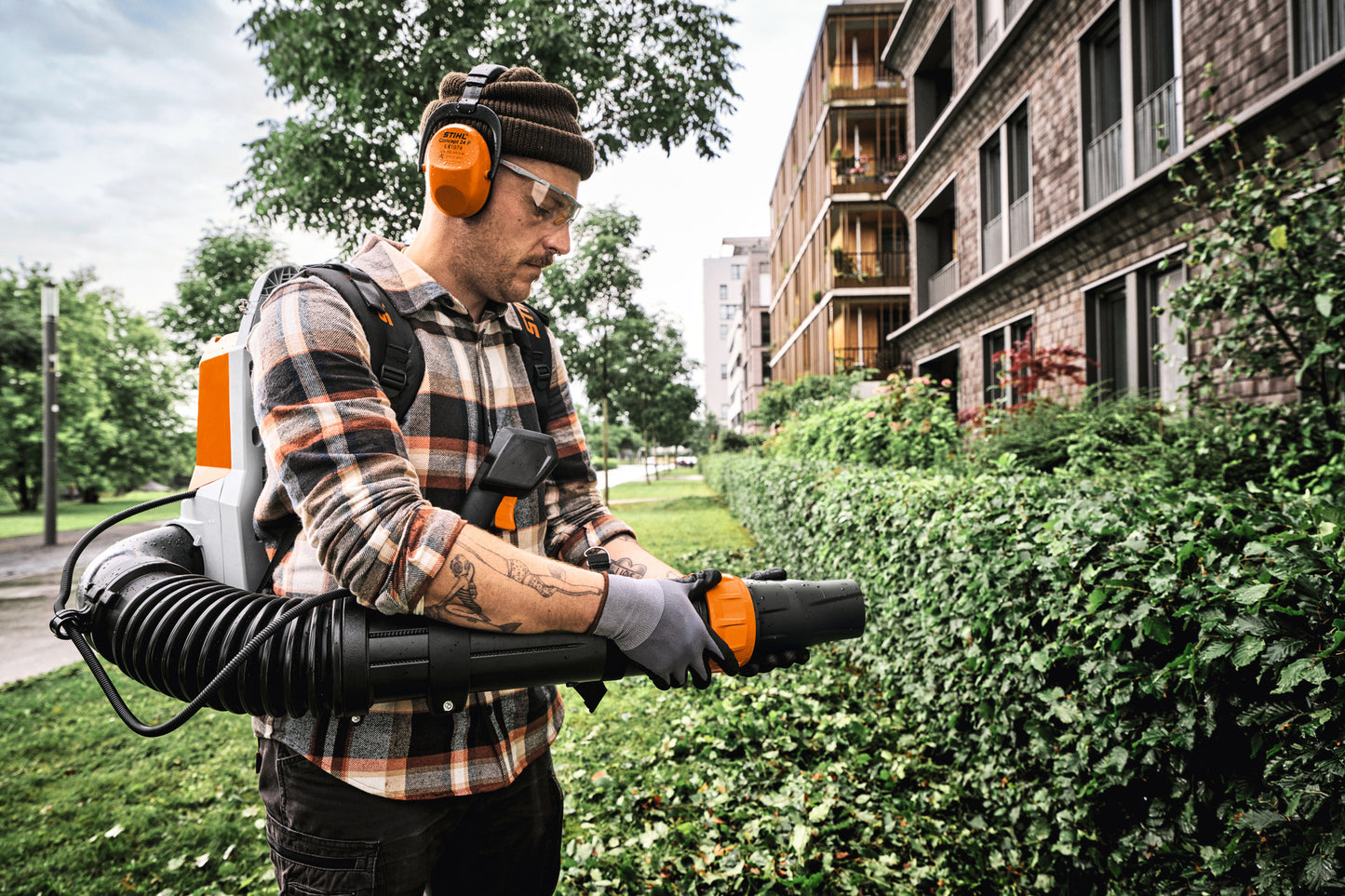 STIHL BRA 280 rückentragbarer Akku-Laubbläser ohne Akku und Ladegerät