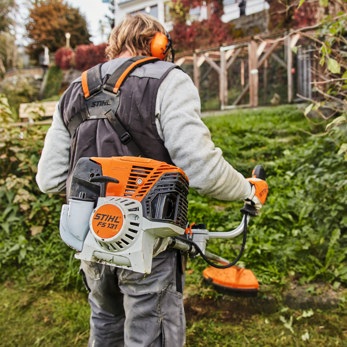 Stihl FS 131 Benzin-Freischneider mit Mähkopf - Jetzt Stihl bei kaisers.jetzt
