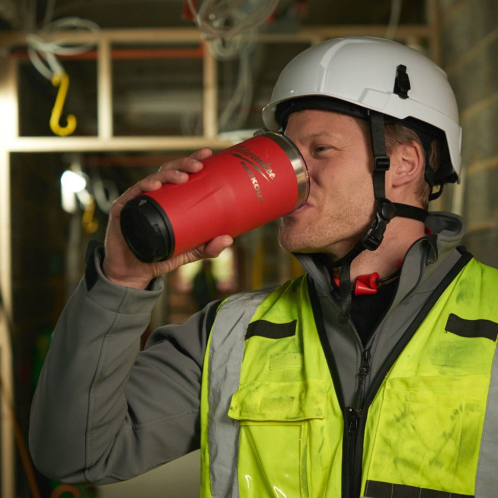 Milwaukee PACKOUT Thermosbecher 887 ml Rot_kaisers_jetzt_5