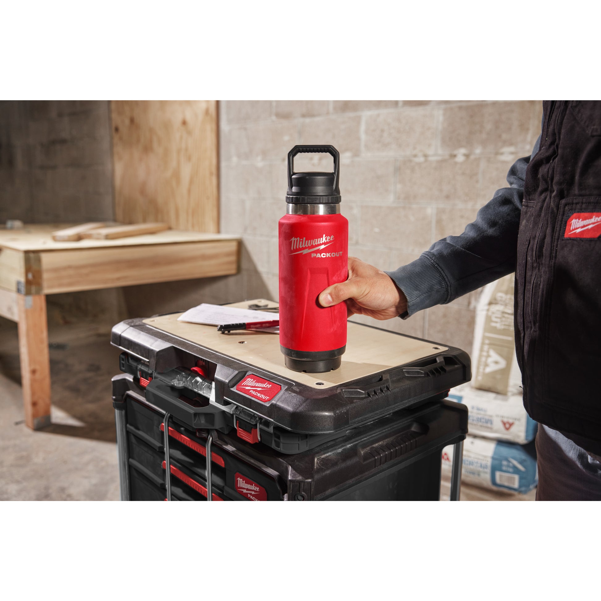 Milwaukee PACKOUT Flasche 1065 ml Chug Deckel Rot_kaisers_jetzt_5