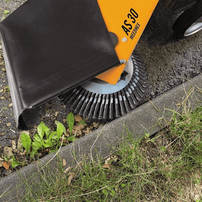 AS Benzin-Unkrautbürstenmaschine 30 Weedhex 140 in Aktion