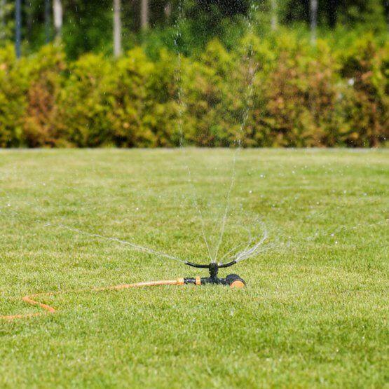 Fiskars Wirbelsprinkler Metall auf Rädern - Jetzt Fiskars bei kaisers.jetzt