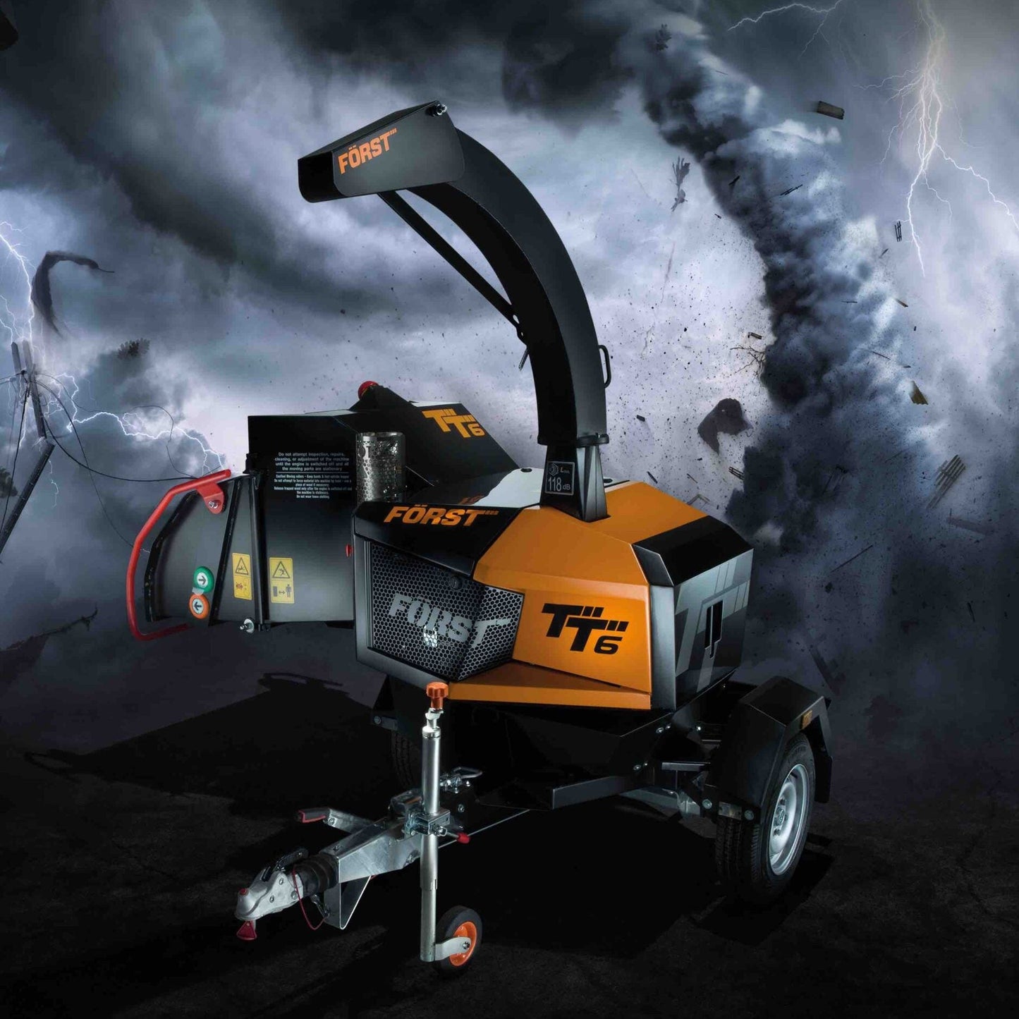 Först Holzhäcksler TT6 in Aktion