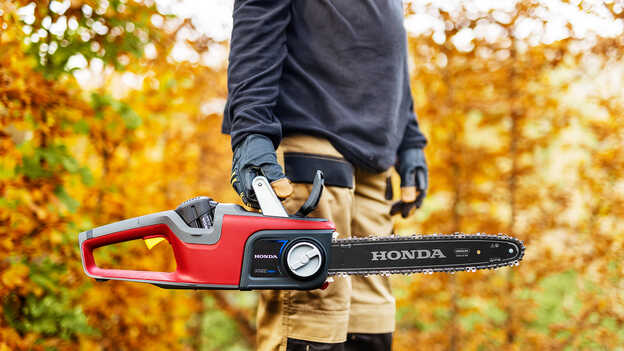 Honda Akku-Kettensäge HHC 36 BXB mit 4,0 Ah Akku & Ladegerät