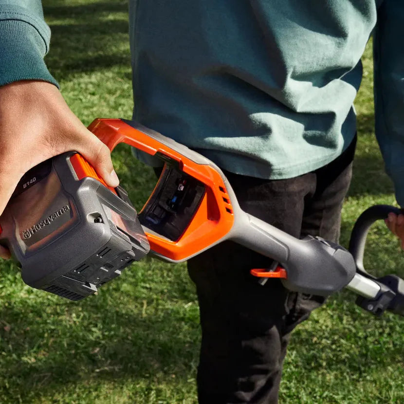 Husqvarna 215iL Rasentrimmer – 31 cm