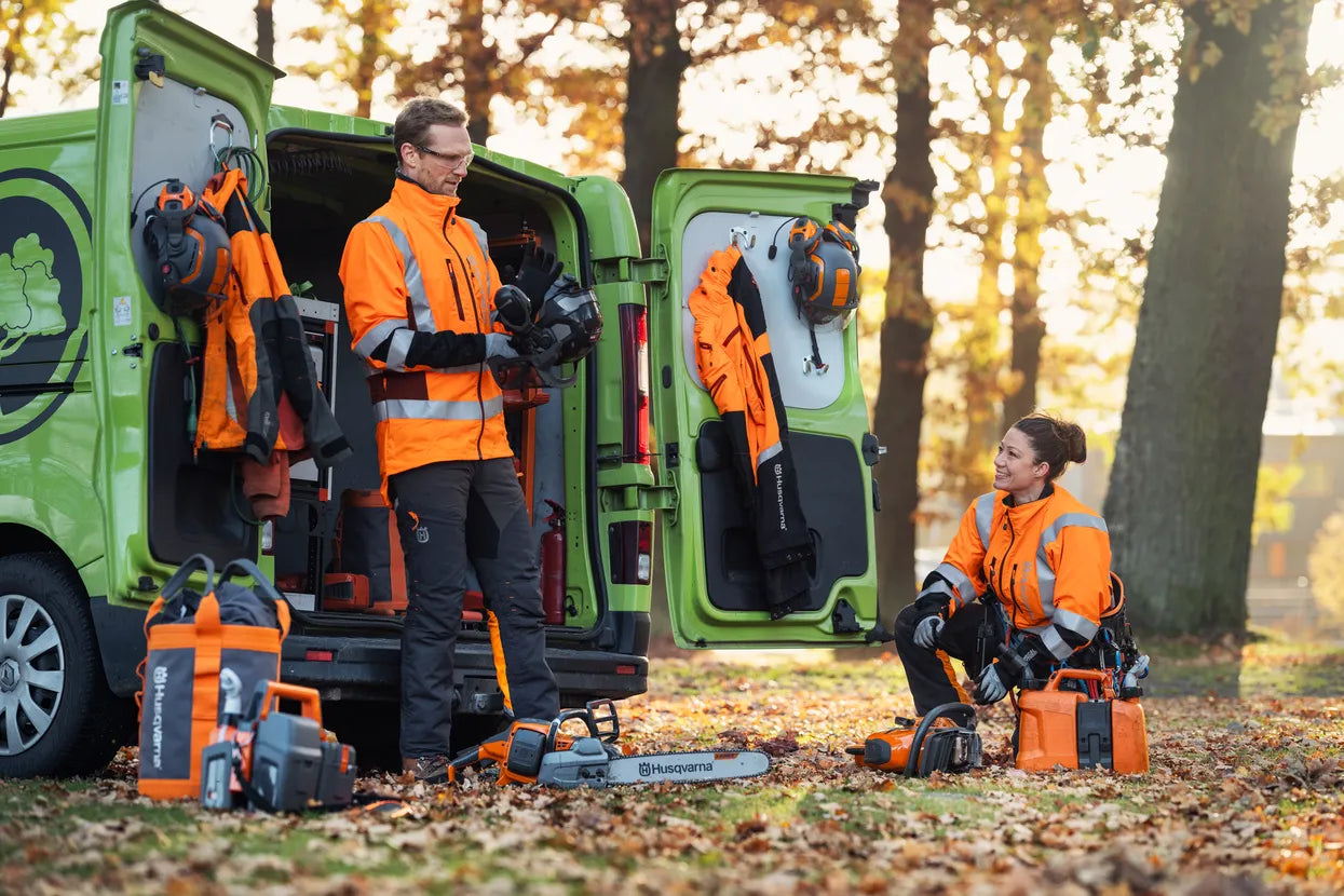 Husqvarna Akku-Kettensäge 550i XP® G  - 38,1 cm in Aktion 