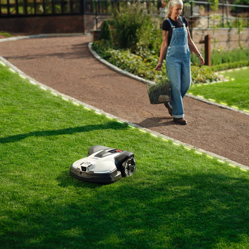 Husqvarna Akku-Mähroboter Automower® 450V NERA - Kabellos & AI Vision in Aktion