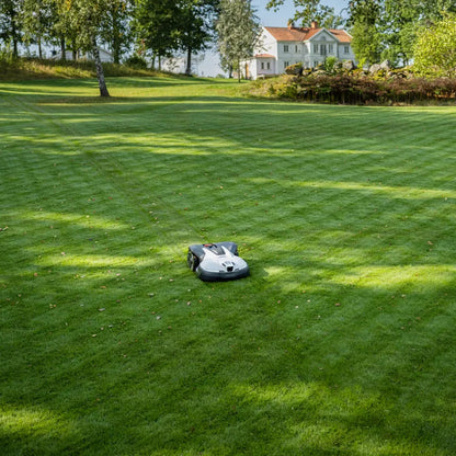 Husqvarna Akku-Mähroboter Automower® 450V NERA - Kabellos & AI Vision in Aktion