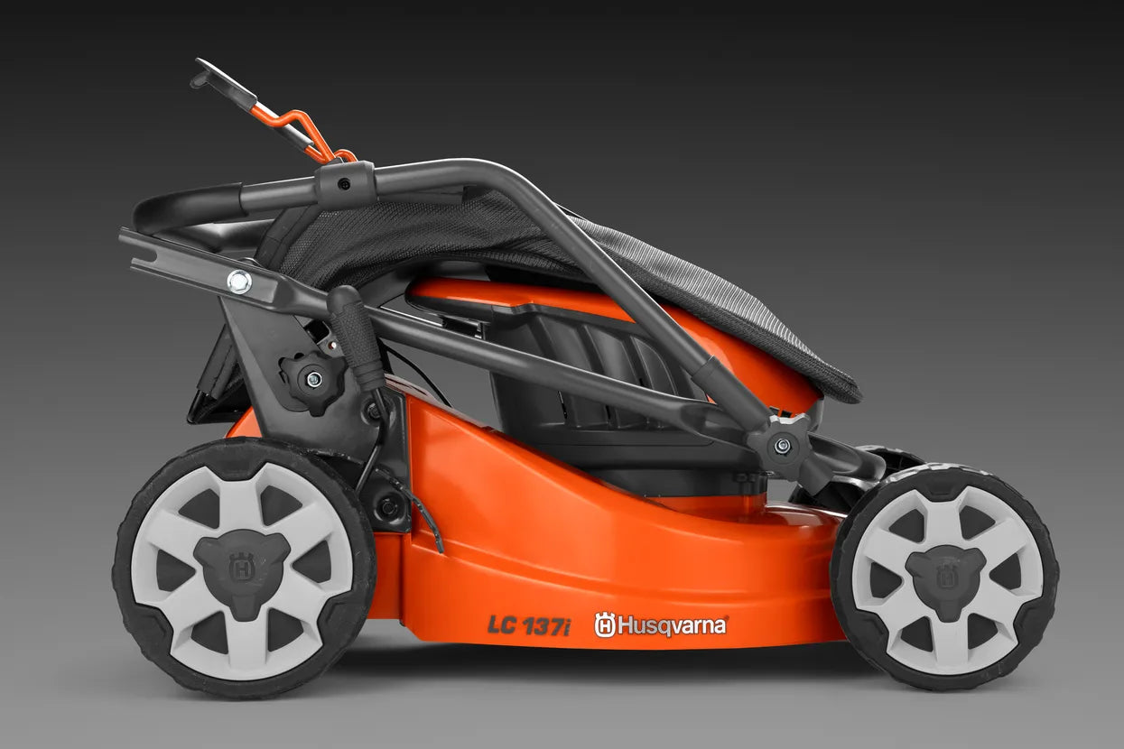 Husqvarna Akku-Rasenmäher LC 137i inkl. Akku und Ladegerät