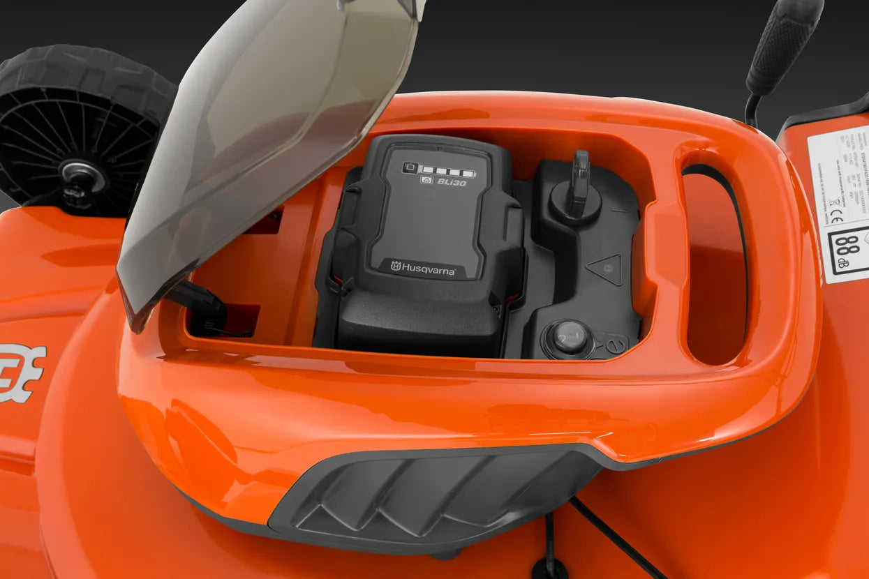 Husqvarna Akku-Rasenmäher LC 142iS inkl. Akku & Ladegerät Detailansicht