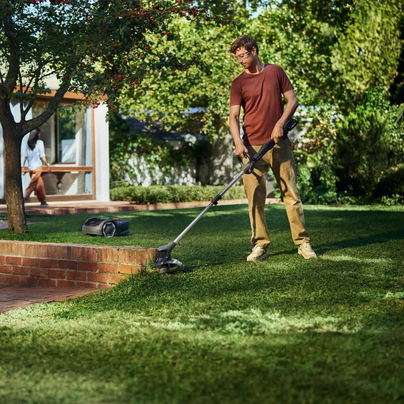 Husqvarna Akku-Trimmer Aspire T28-P4A - 28 cm in Aktion